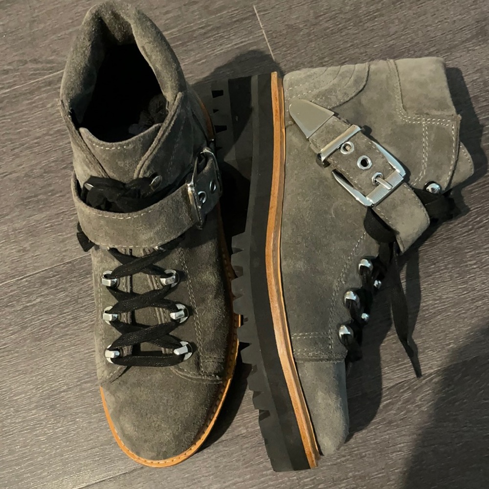 Marc Fisher - Lace up Boots - Women’s 6